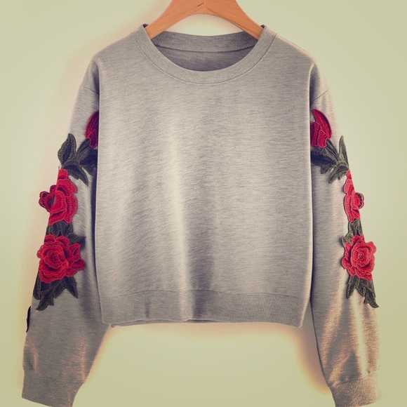 Tops - Rose embroidered pullover